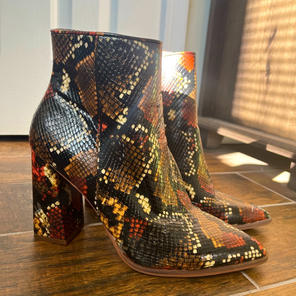 Steve madden snake skin ankle boots 🐍 - size 8.5